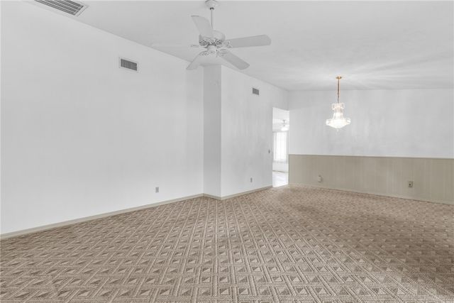 646 Centre Court SW 102, Vero Beach, FL 32962