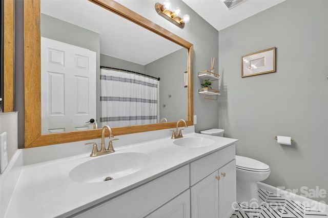 7618 Wingmont Drive, Charlotte, NC 28269