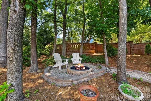 7618 Wingmont Drive, Charlotte, NC 28269