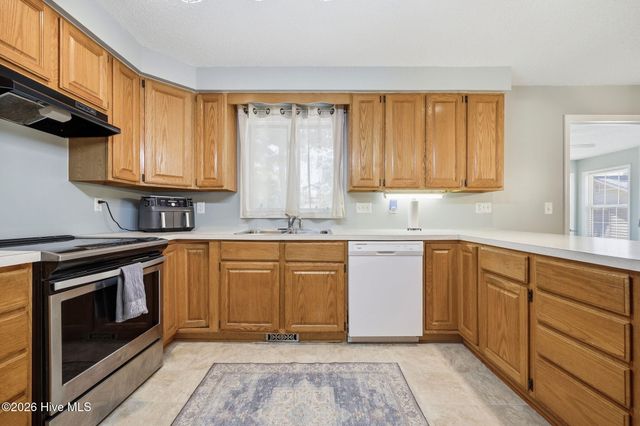 1524 Batts Circle, Greenville, NC 27834