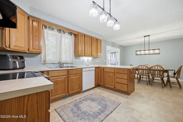 1524 Batts Circle, Greenville, NC 27834