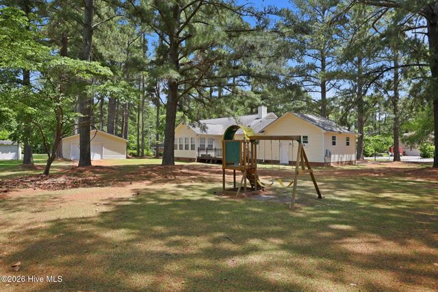 1524 Batts Circle, Greenville, NC 27834