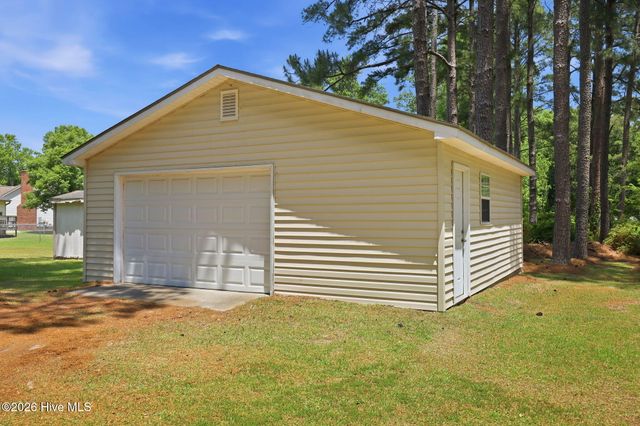 1524 Batts Circle, Greenville, NC 27834