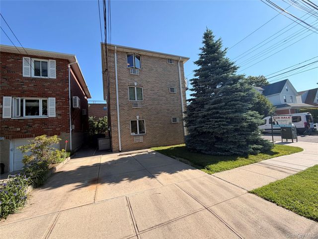 6152 170th Street, Fresh Meadows, NY 11365