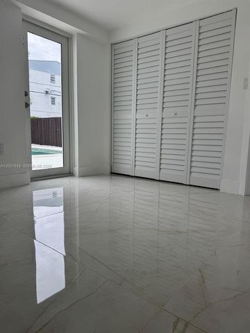 15615 NE 5th Court A, Miami, FL 33162