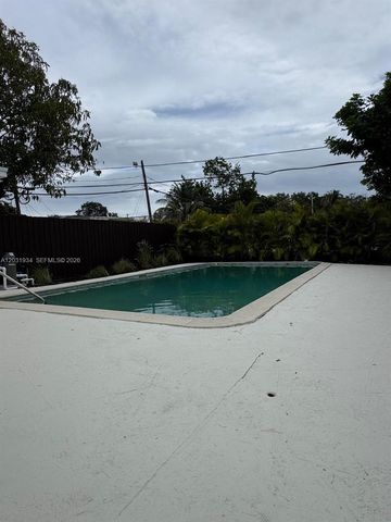 15615 NE 5th Court A, Miami, FL 33162