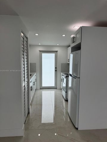 15615 NE 5th Court A, Miami, FL 33162