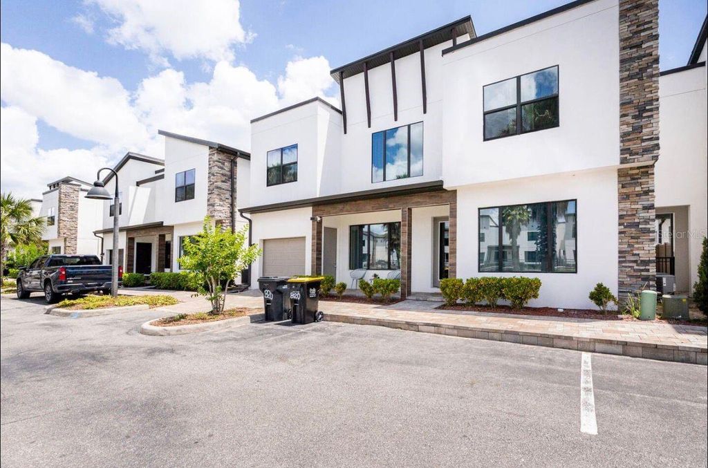 320 VILLA DOMANI COURT, Davenport, FL 33896