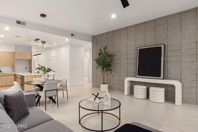 3934 E Elmwood Street, Tucson, AZ 85711