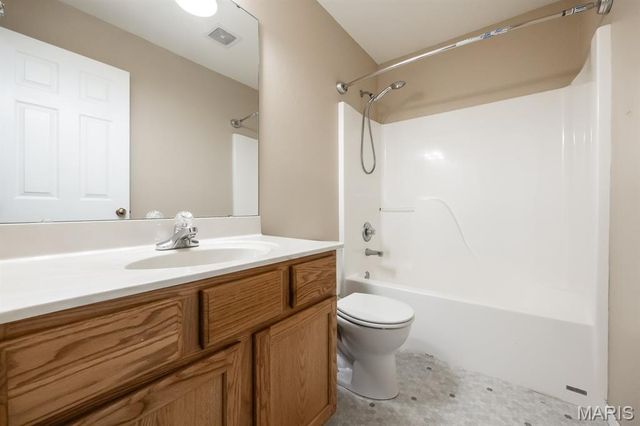 1102 Illini Drive, O'fallon, IL 62269