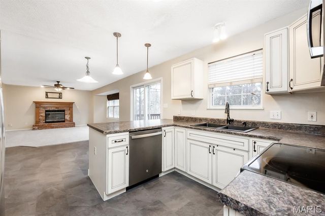 1102 Illini Drive, O'fallon, IL 62269