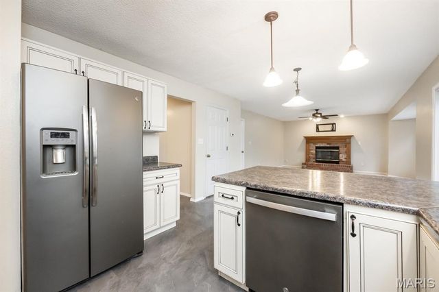 1102 Illini Drive, O'fallon, IL 62269