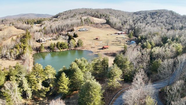 9245 Patterson DR, Bent Mountain, VA 24059