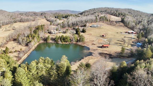 9245 Patterson DR, Bent Mountain, VA 24059