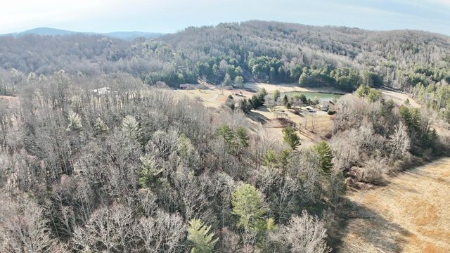 9245 Patterson DR, Bent Mountain, VA 24059