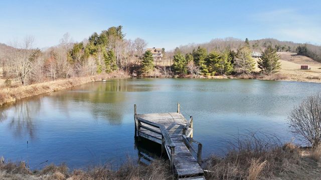 9245 Patterson DR, Bent Mountain, VA 24059