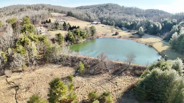 9245 Patterson DR, Bent Mountain, VA 24059
