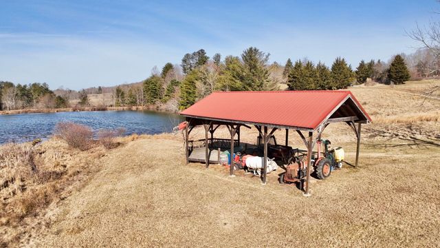 9245 Patterson DR, Bent Mountain, VA 24059