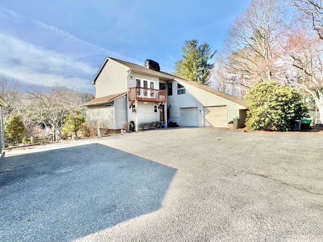 9245 Patterson DR, Bent Mountain, VA 24059