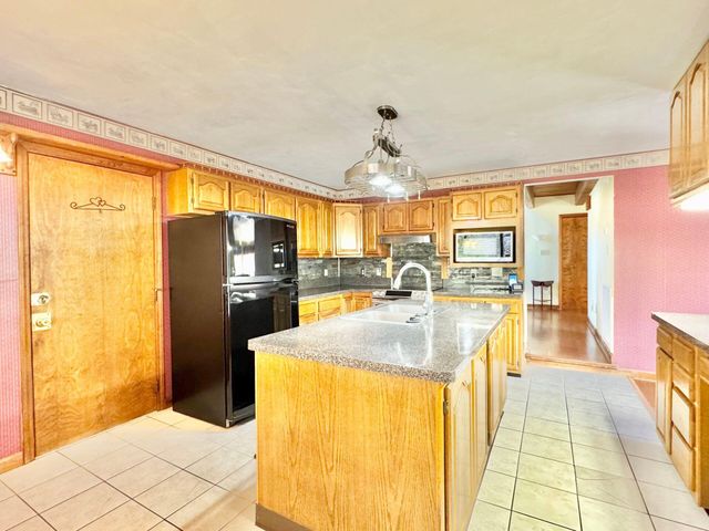 9245 Patterson DR, Bent Mountain, VA 24059