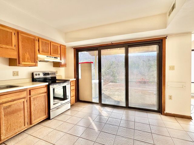 9245 Patterson DR, Bent Mountain, VA 24059