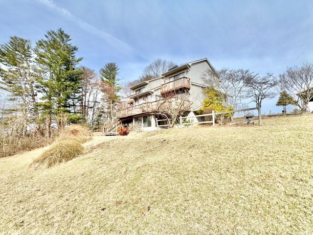 9245 Patterson DR, Bent Mountain, VA 24059