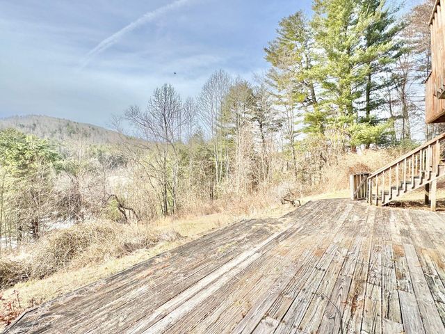 9245 Patterson DR, Bent Mountain, VA 24059