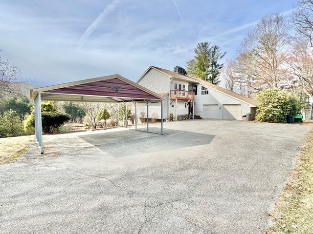9245 Patterson DR, Bent Mountain, VA 24059