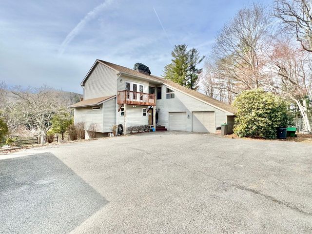 9245 Patterson DR, Bent Mountain, VA 24059