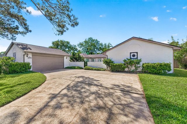 12707 Pantano Drive, Houston, TX 77065