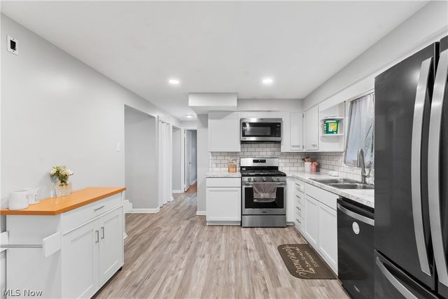 3233 Greenpark Street NW, Massillon, OH 44646
