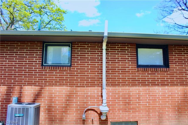 3233 Greenpark Street NW, Massillon, OH 44646