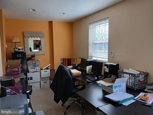 124 E BROAD ST #C2, Falls Church, VA 22046