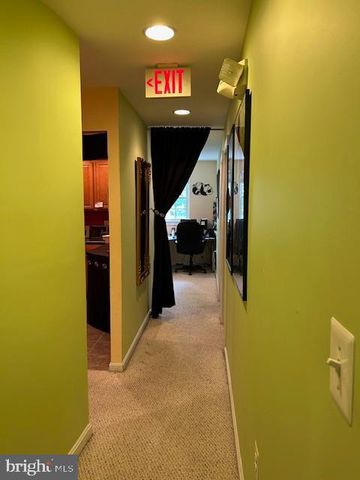 124 E BROAD ST #C2, Falls Church, VA 22046