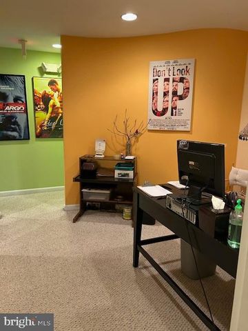 124 E BROAD ST #C2, Falls Church, VA 22046