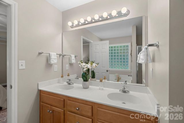 7219 Oxford Hunt Drive, Stanley, NC 28164