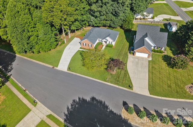 7219 Oxford Hunt Drive, Stanley, NC 28164