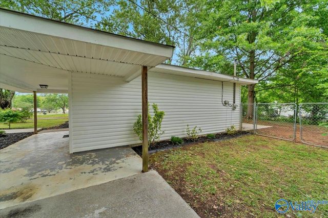 2210 Evans Drive NW, Huntsville, AL 35810