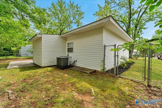 2210 Evans Drive NW, Huntsville, AL 35810