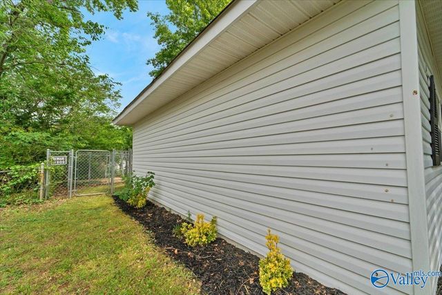 2210 Evans Drive NW, Huntsville, AL 35810