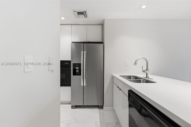 185 SE 14th Ter 1010, Miami, FL 33131