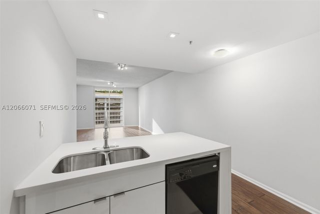 185 SE 14th Ter 1010, Miami, FL 33131