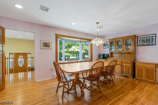 78 Bernard St, Branchburg Twp., NJ 08876