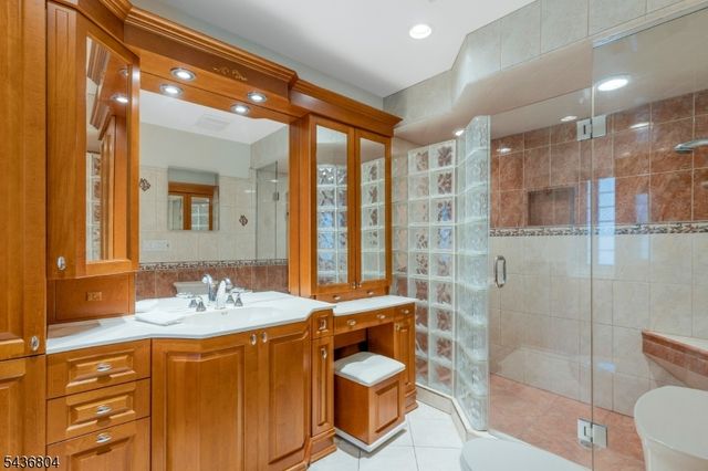 78 Bernard St, Branchburg Twp., NJ 08876
