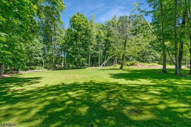 78 Bernard St, Branchburg Twp., NJ 08876