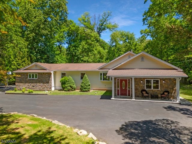 78 Bernard St, Branchburg Twp., NJ 08876