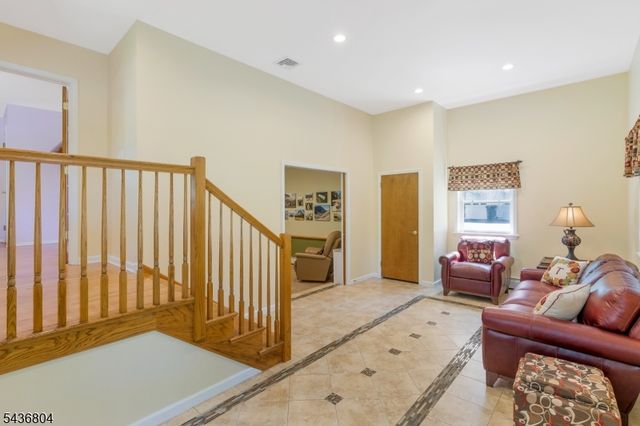 78 Bernard St, Branchburg Twp., NJ 08876