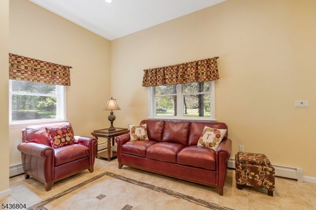 78 Bernard St, Branchburg Twp., NJ 08876