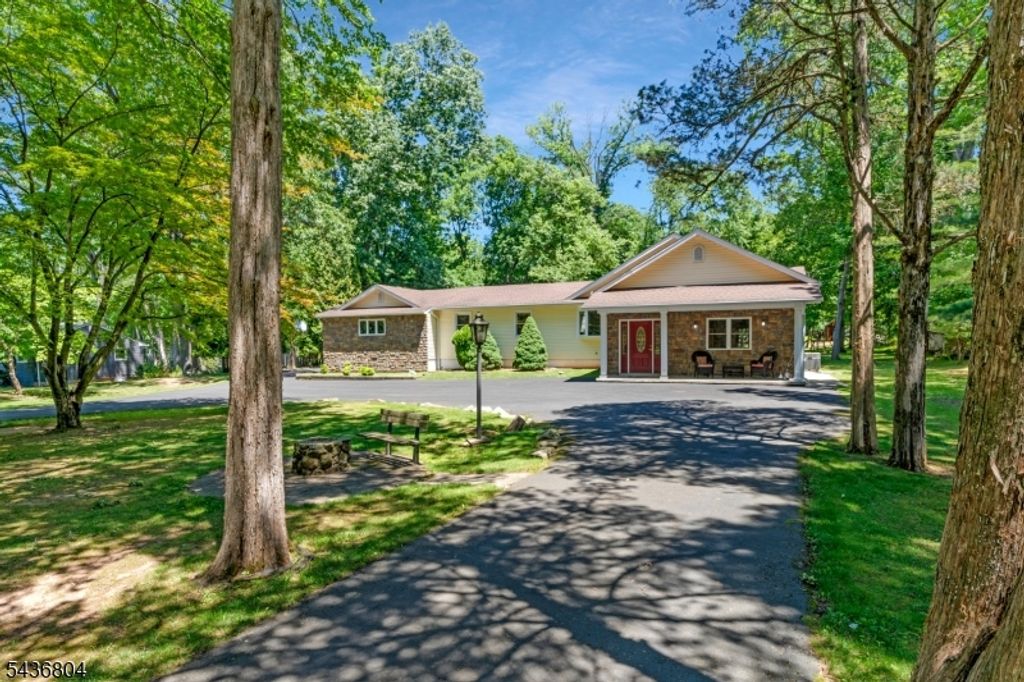 78 Bernard St, Branchburg Twp., NJ 08876