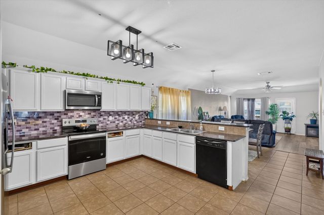 1731 Overlook Drive, Lancaster, TX 75146